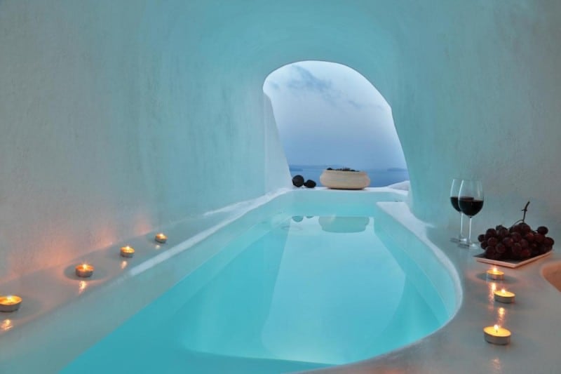 17 Best Cave Hotels in Santorini (2026 Guide to Oia, Imerovigli & Fira)