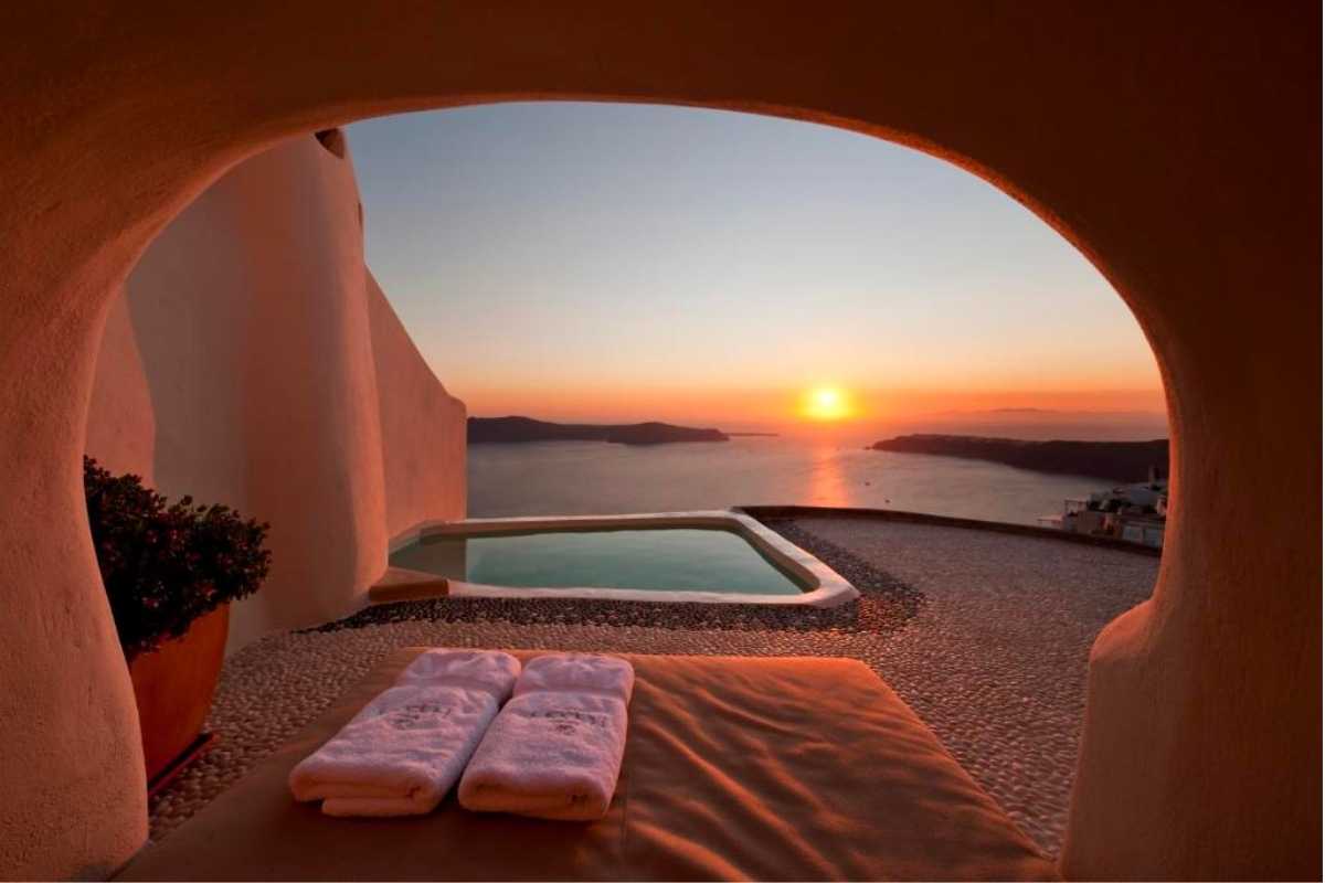 19 Mykonos 5-Star Hotels: Which Ones Are Worth the Splurge?