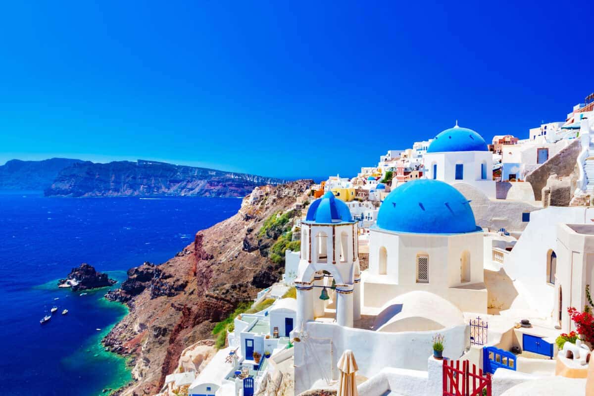 15 Airbnbs in Santorini That Outdo Most Hotels (2026)