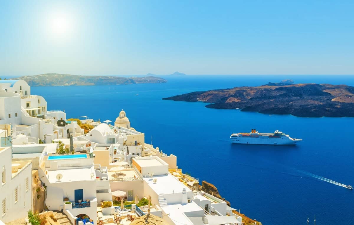 Greek Islands Near Santorini: 5 Easy Day Trips & Ferries